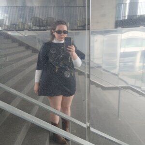 Meet your Posher, Laurence